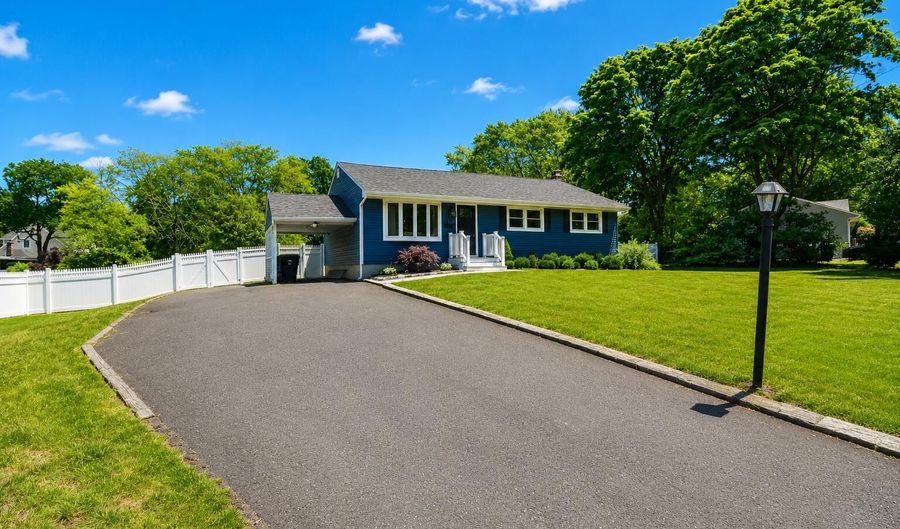 469 East Rd, Belford, NJ 07718 - 3 Beds, 1 Bath