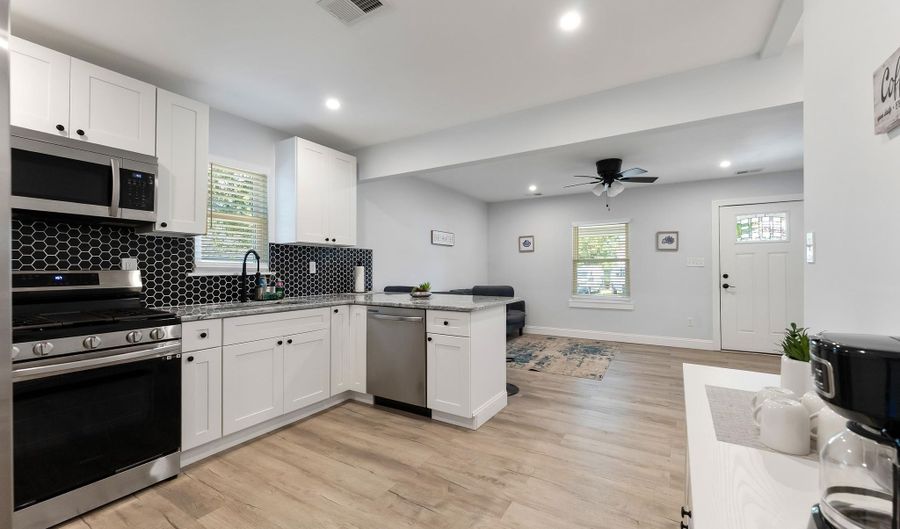 7 Lafayette Ave, Del Haven, NJ 08251 - 3 Beds, 2 Bath