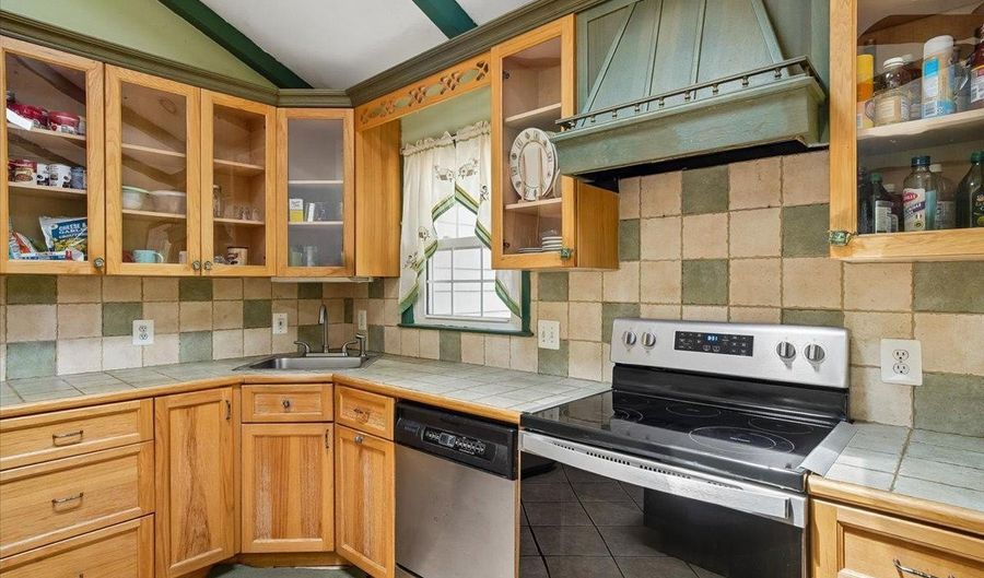 1248 HILLTOP Dr, Annapolis, MD 21409 - 4 Beds, 3 Bath