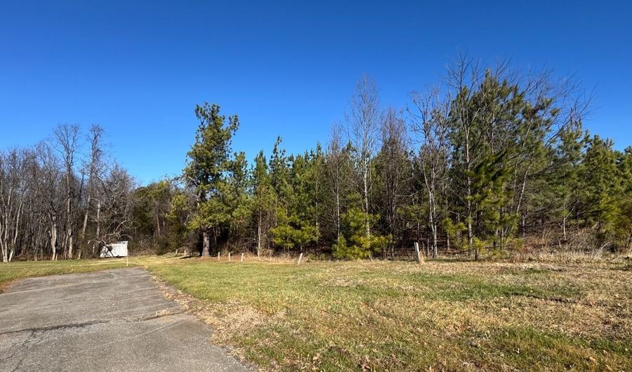 7105 Richmond Hwy, Appomattox, VA 24522 - 0 Beds, 0 Bath