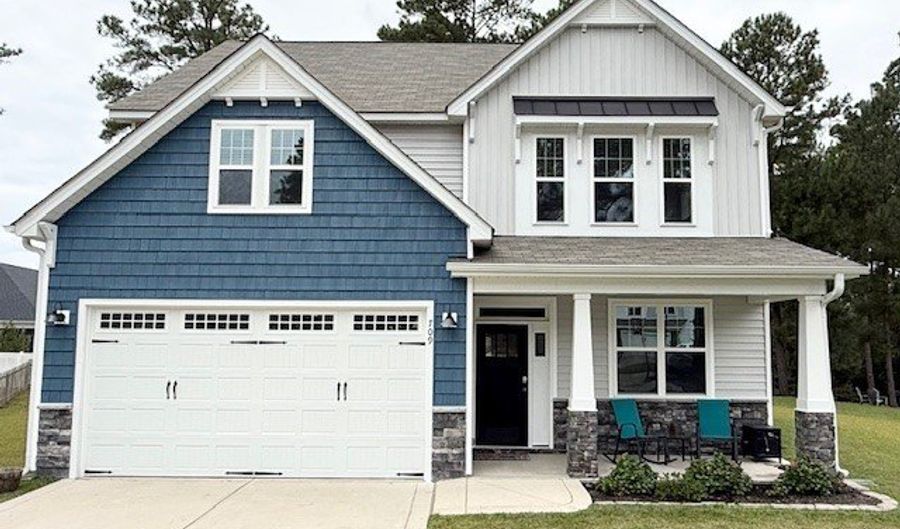 709 Foggy Crossing Ct, Aberdeen, NC 28315 - 4 Beds, 3 Bath