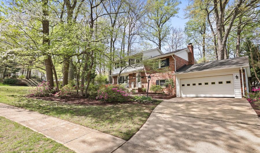 3808 WINTERSET Dr, Annandale, VA 22003 - 4 Beds, 3 Bath