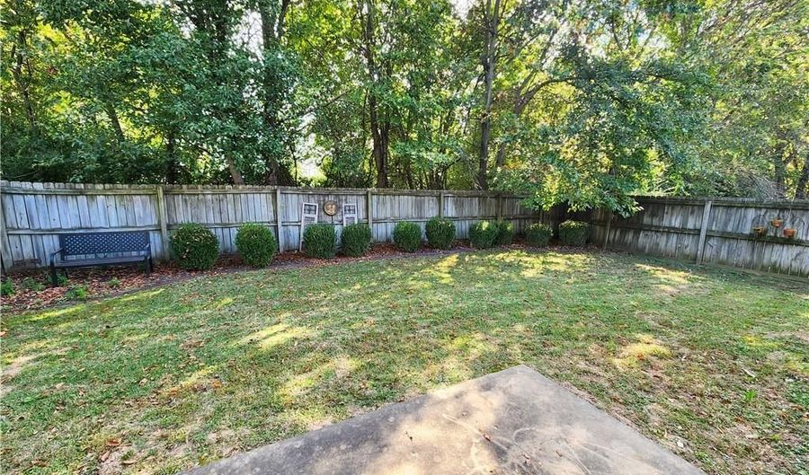 42 Cheryl Cir, Bentonville, AR 72712 - 3 Beds, 2 Bath