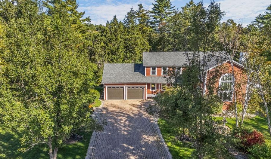 212 Vickery Rd, Auburn, ME 04210 - 3 Beds, 2 Bath