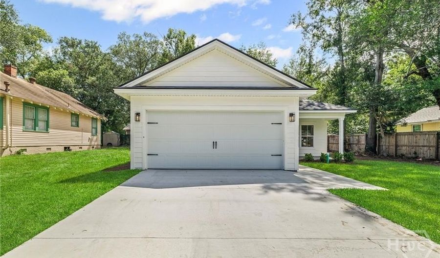 1917 Harrison St, Savannah, GA 31404 - 3 Beds, 2 Bath