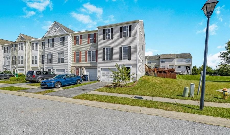 15 S TRIBBIT Ave, Bear, DE 19701 - 4 Beds, 4 Bath
