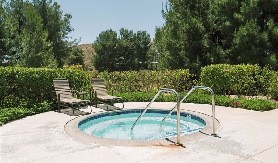 1093 S Sundance, Anaheim, CA 92808 - 2 Beds, 3 Bath