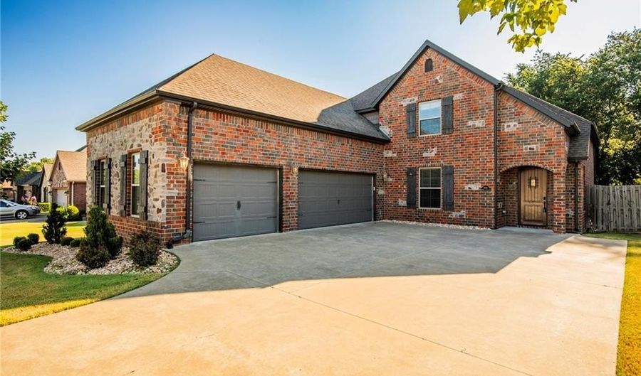 3601 SW Willowbrook Rd, Bentonville, AR 72713 - 4 Beds, 3 Bath