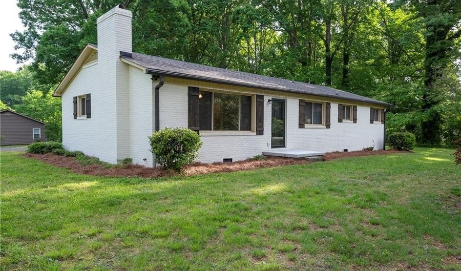 110 N Claybon Dr, Advance, NC 27006 - 3 Beds, 1 Bath