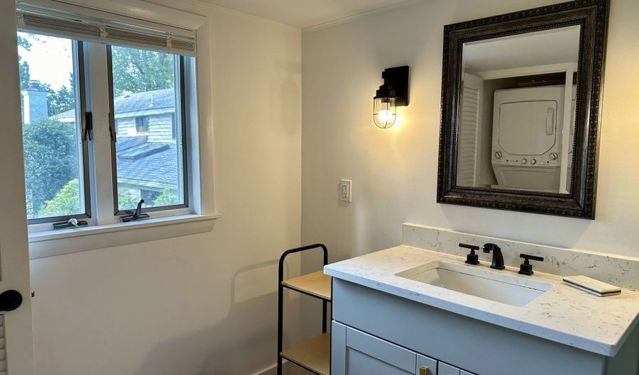 36 Tuxis Rd, Madison, CT 06443 - 1 Beds, 1 Bath