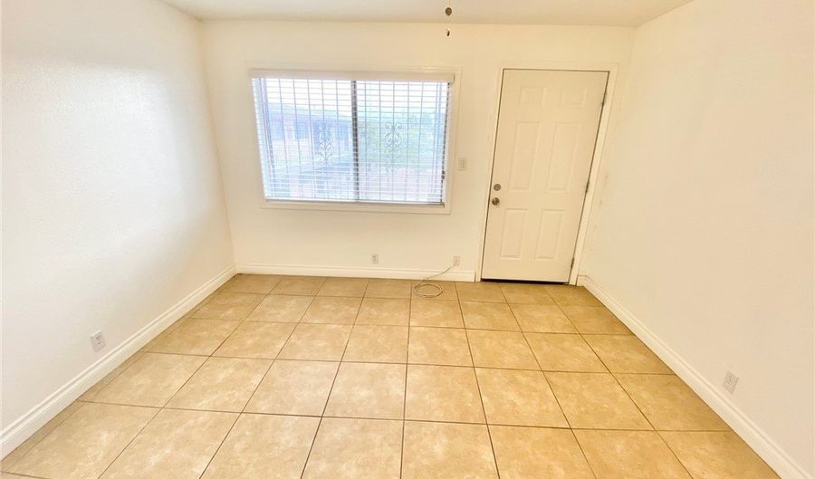 3712 Royal Crest St 8, Las Vegas, NV 89119 - 1 Beds, 1 Bath