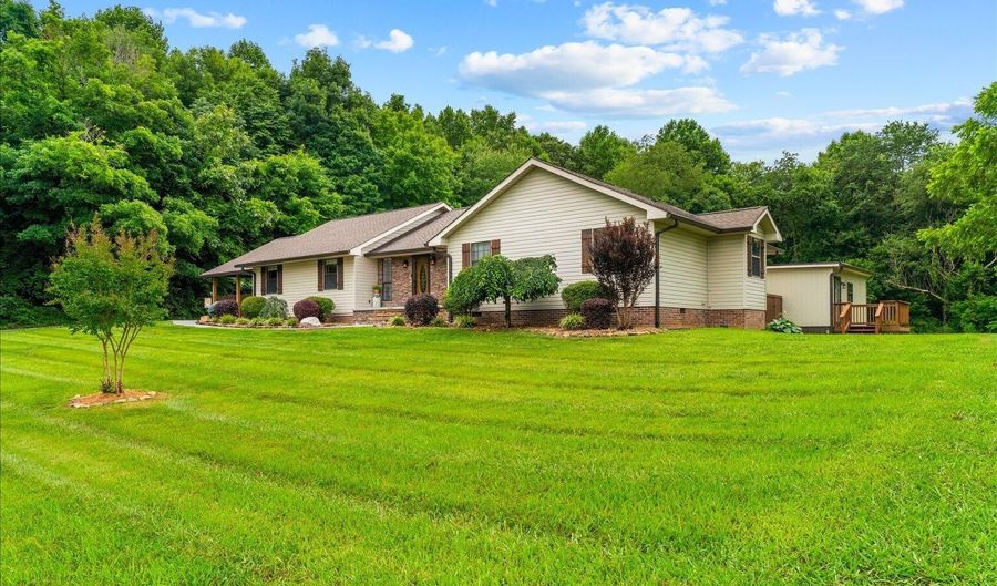 122 Nash Dr, Athens, TN 37303 - 4 Beds, 2 Bath