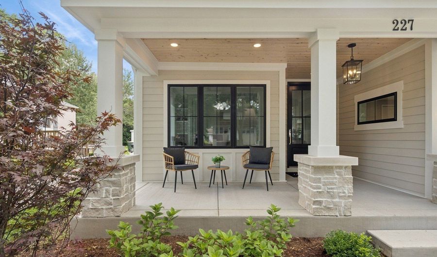 227 S Mitchell Ave, Arlington Heights, IL 60005 - 4 Beds, 5 Bath