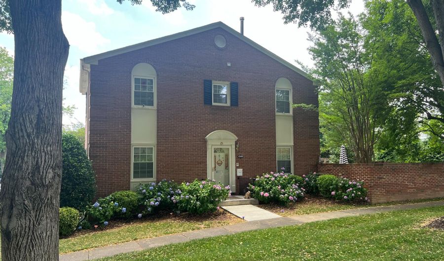 4360 GREENBERRY Ln, Annandale, VA 22003 - 3 Beds, 4 Bath