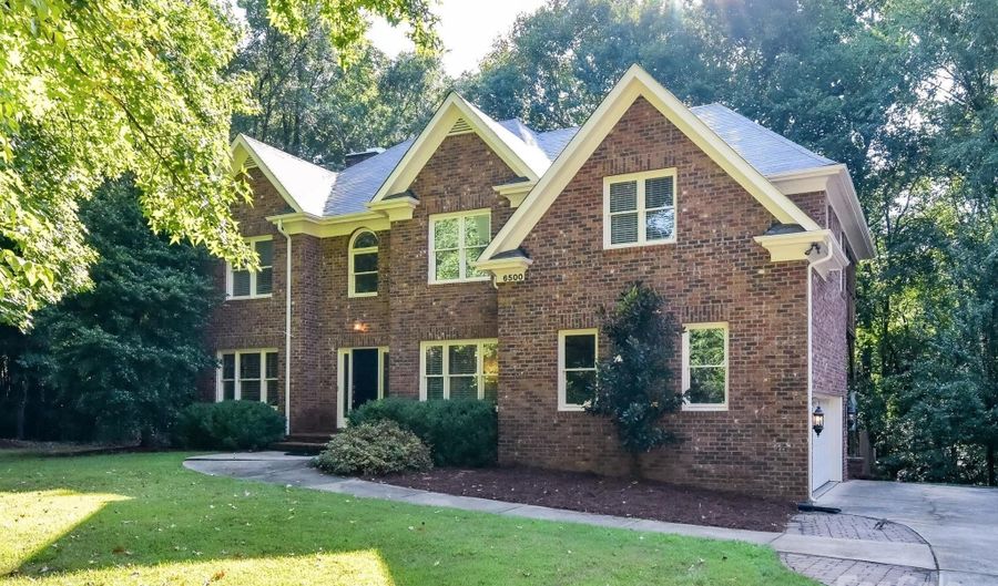 6500 Lynn Ave, Charlotte, NC 28226 - 4 Beds, 3 Bath