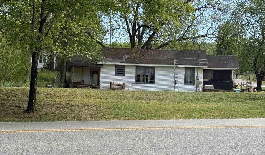 7081 7th Ave, Altoona, AL 35952 - 2 Beds, 1 Bath