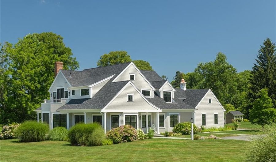 60 Van Wickle Ln, Bristol, RI 02809 - 5 Beds, 5 Bath