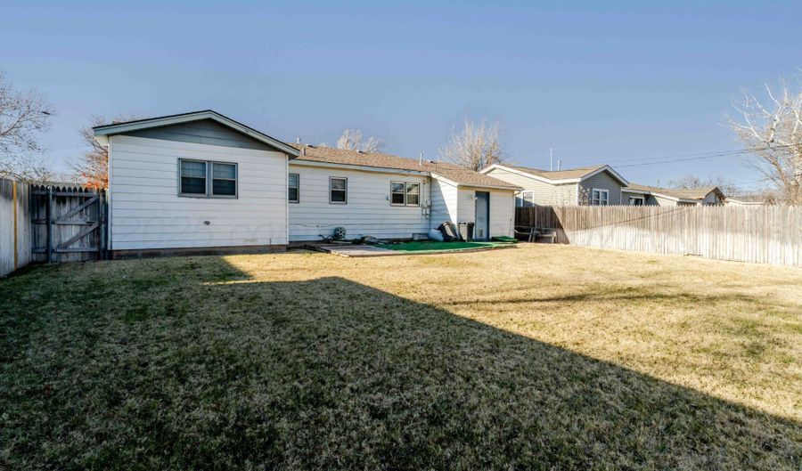5015 CROCKETT St, Amarillo, TX 79110 - 2 Beds, 1 Bath