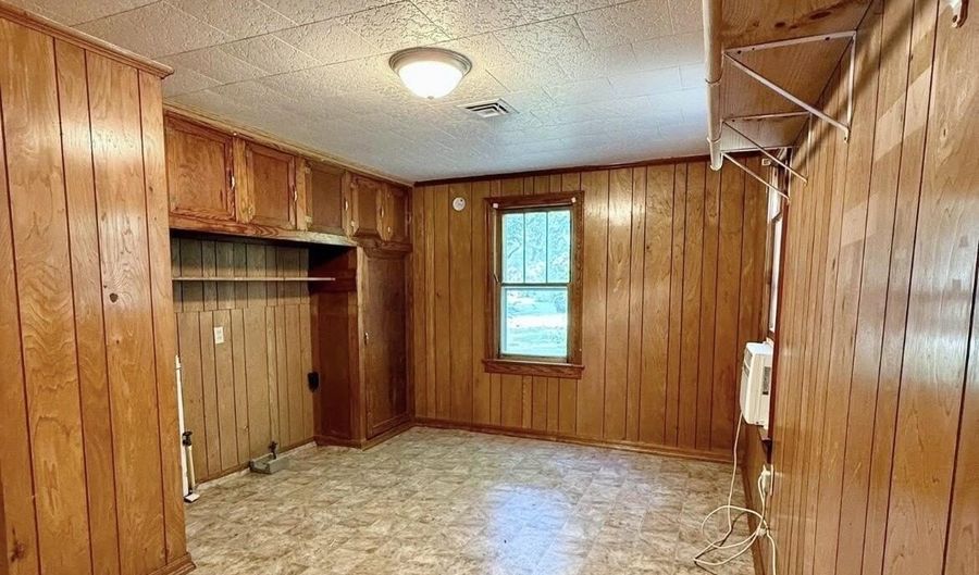 508 Thomas St, Abbeville, LA 70510 - 2 Beds, 1 Bath