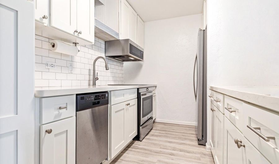 75-5681 KUAKINI Hwy 113, Kailua Kona, HI 96740 - 1 Beds, 1 Bath
