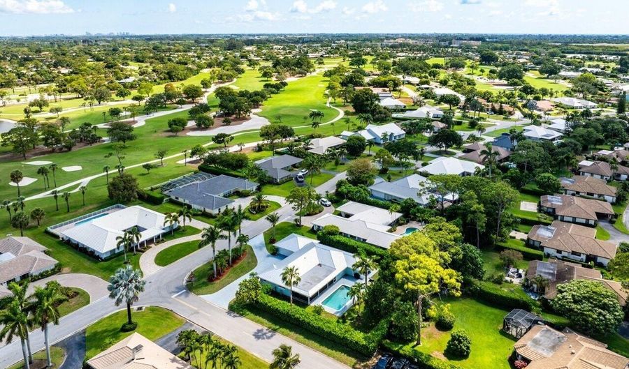 474 S Country Club Dr, Atlantis, FL 33462 - 4 Beds, 3 Bath