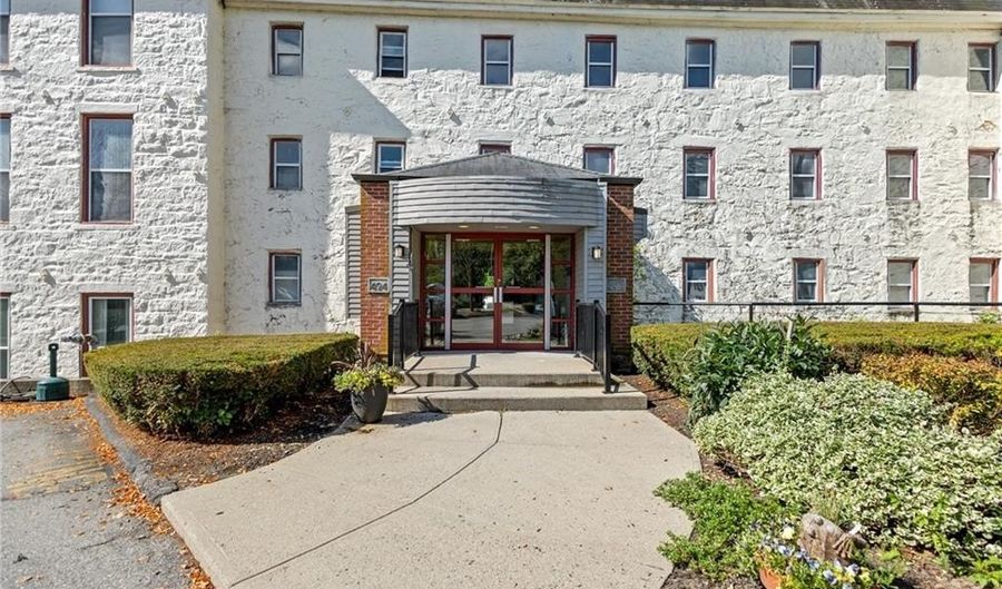 494 Woonasquatucket Ave 504, North Providence, RI 02911 - 2 Beds, 2 Bath