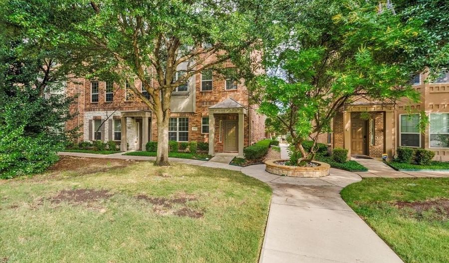 3912 Amberwood Dr, Addison, TX 75001 - 3 Beds, 4 Bath