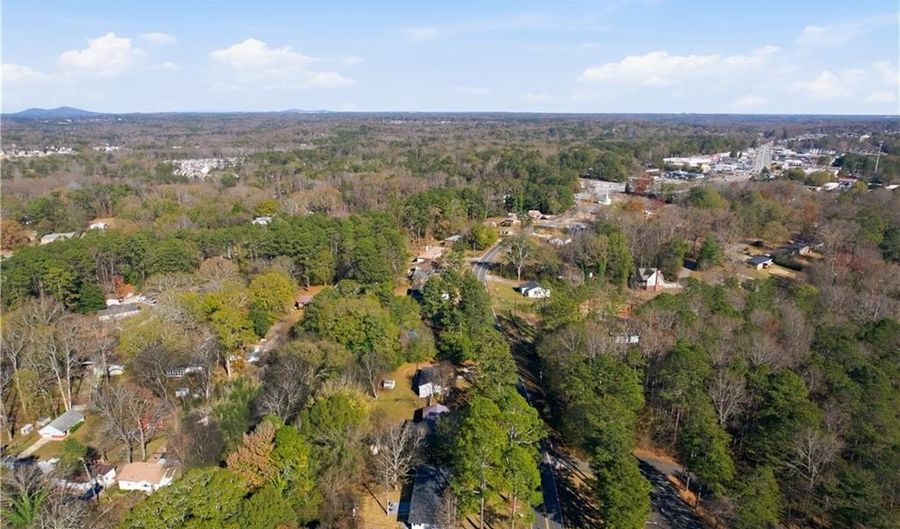 5804 S Gordon Rd, Austell, GA 30168 - 3 Beds, 2 Bath