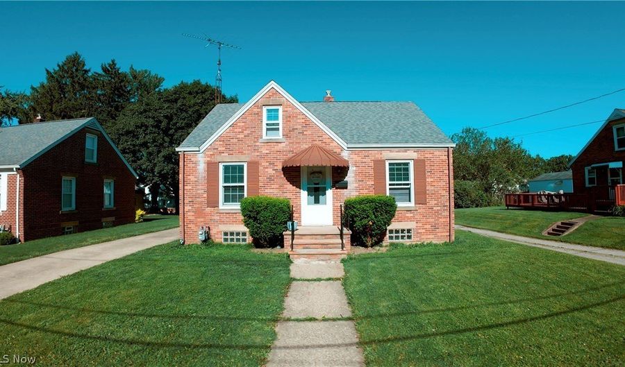 2414 Watson Ave, Alliance, OH 44601 - 3 Beds, 2 Bath