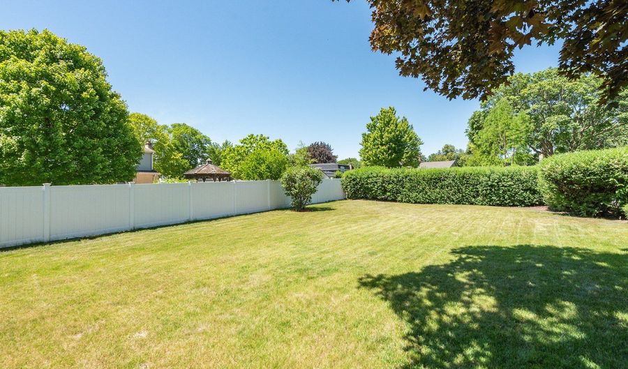 1502 S Harvard Ave, Arlington Heights, IL 60005 - 4 Beds, 3 Bath
