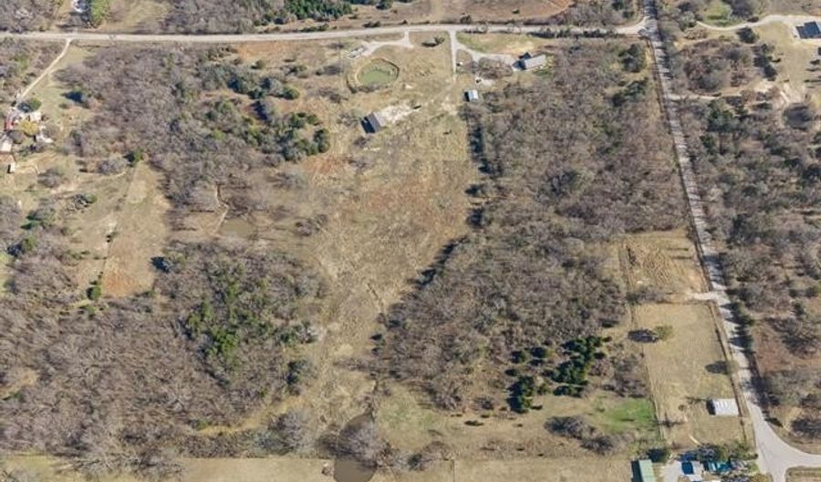 95 Express Rd, Ardmore, OK 73401 - 3 Beds, 2 Bath