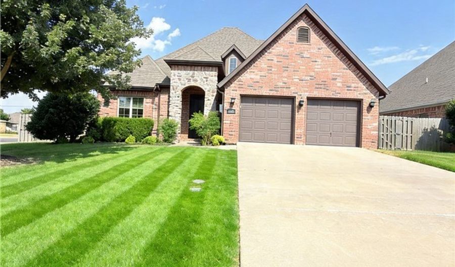 4201 Layton Rd, Bentonville, AR 72713 - 3 Beds, 3 Bath