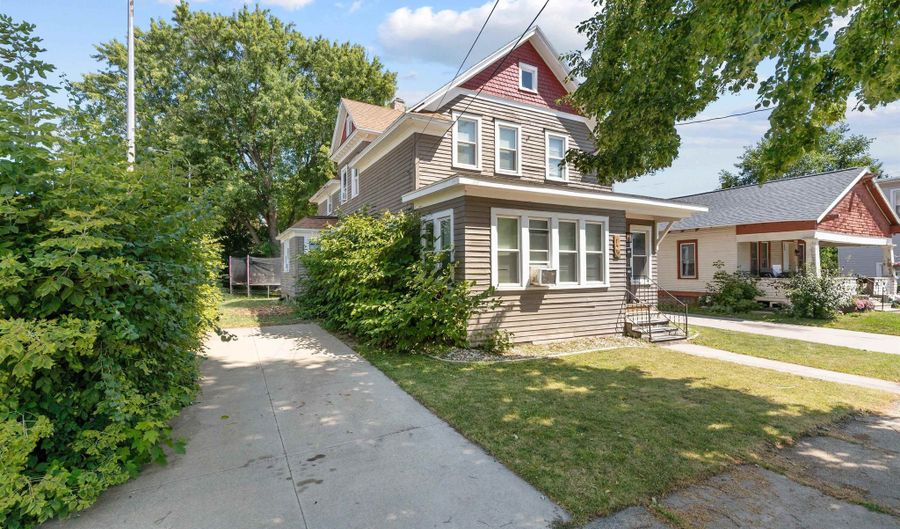 120 E PACIFIC St, Appleton, WI 54911 - 0 Beds, 0 Bath