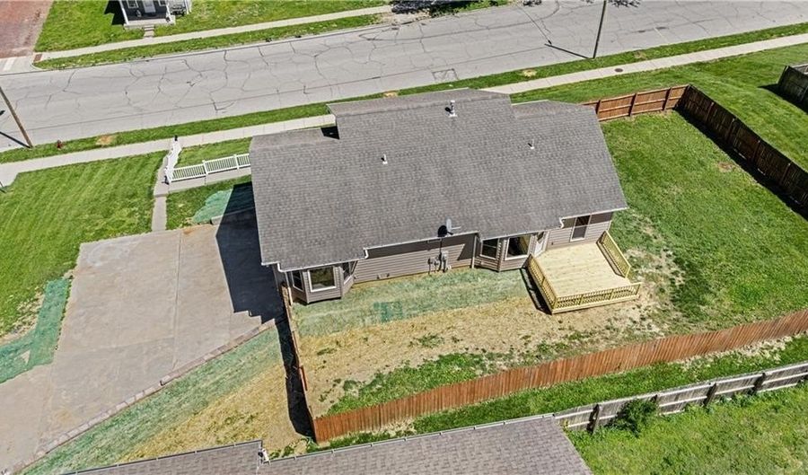 717 S 5th St, Atchison, KS 66002 - 4 Beds, 3 Bath