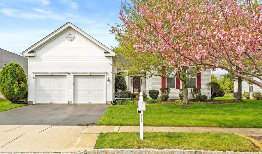 54 Bunker Hill Dr, Allentown, NJ 08501 - 2 Beds, 2 Bath
