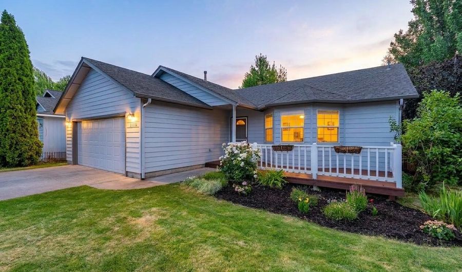 21326 Starling Dr, Bend, OR 97701 - 3 Beds, 2 Bath