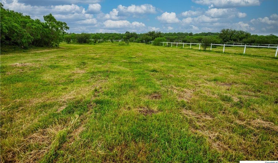La Vernia Road, Adkins, TX 78101 - 0 Beds, 0 Bath
