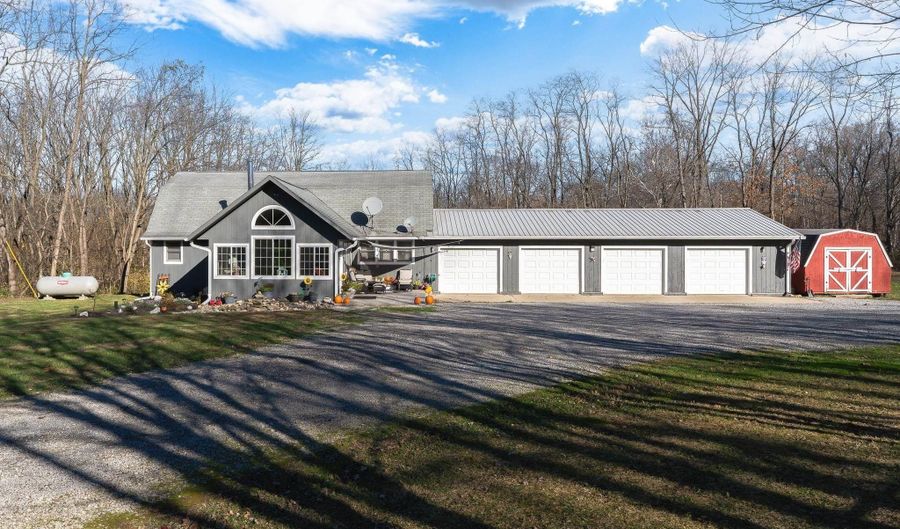 1358 E River Rd, Attica, IN 47918 - 4 Beds, 3 Bath