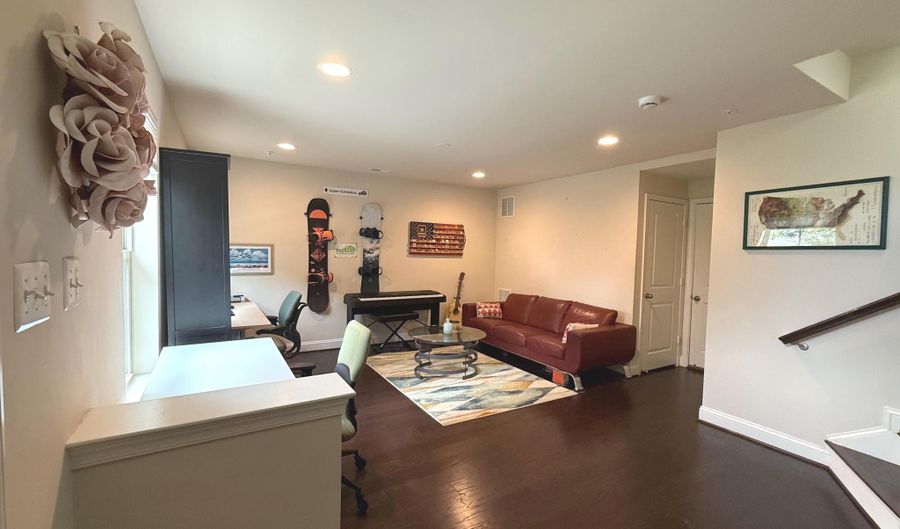 104 VANGUARD Ln, Annapolis, MD 21401 - 3 Beds, 4 Bath