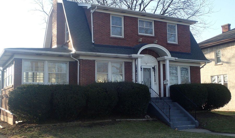 24 N Belmont Ave, Arlington Heights, IL 60004 - 3 Beds, 2 Bath