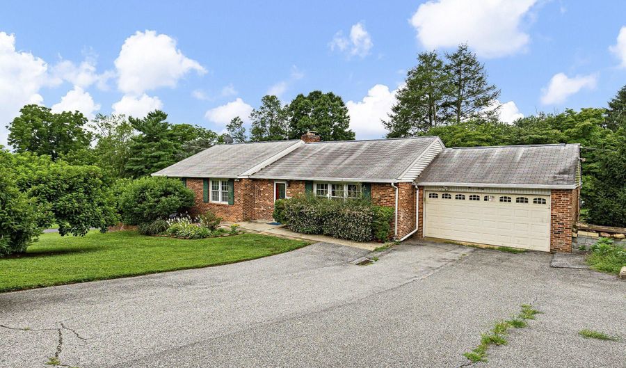20 JACQUELINE Dr, Hockessin, DE 19707 - 4 Beds, 3 Bath