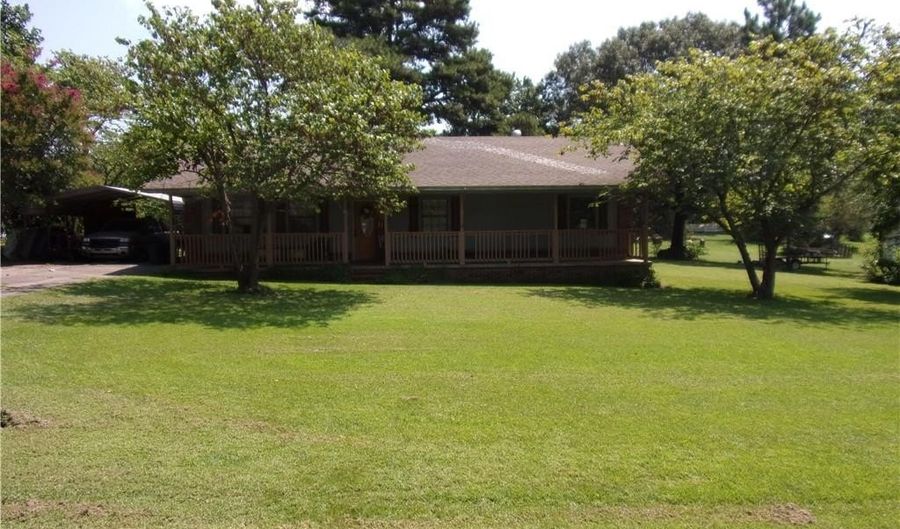 1420 Elm St, Altus, AR 72821 - 3 Beds, 2 Bath