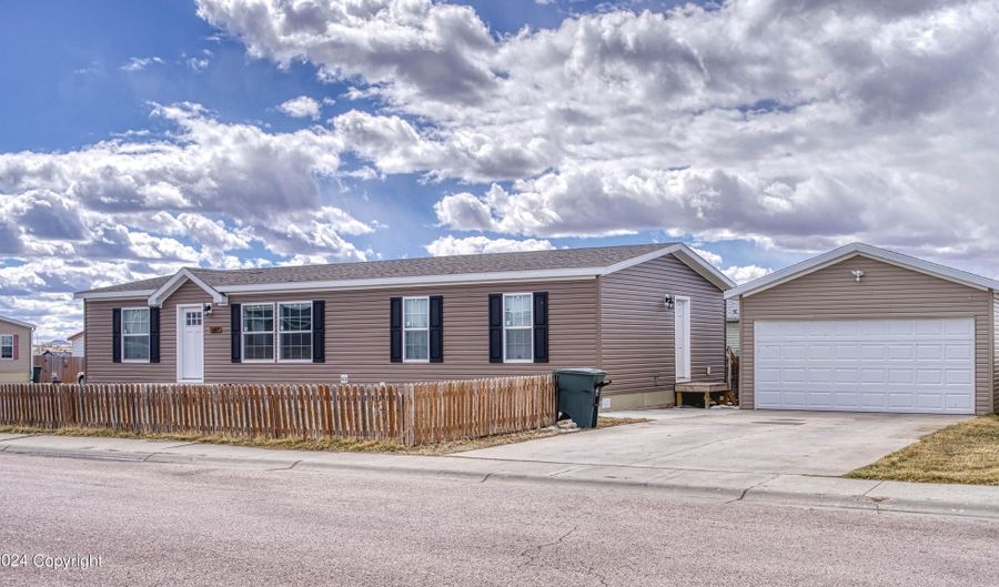 1601 Shadetree Ave, Gillette, WY 82716 - 3 Beds, 2 Bath
