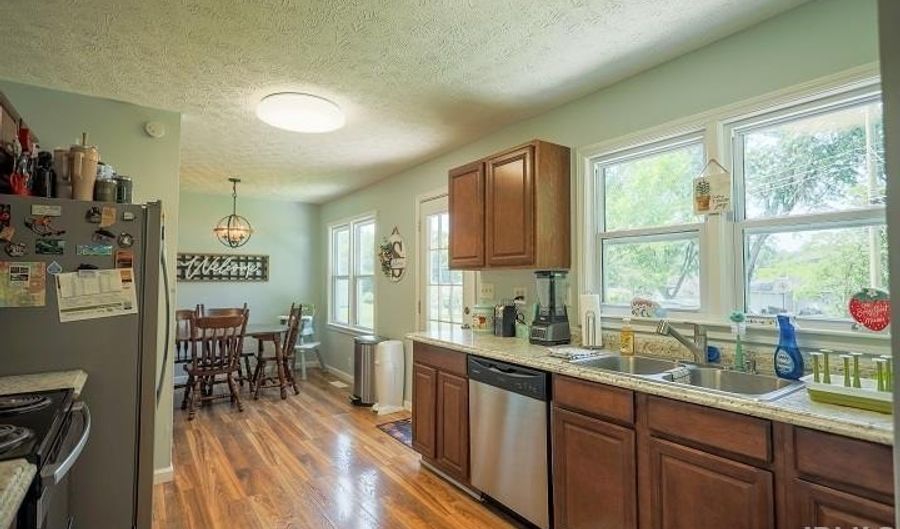 504 Southwood Dr, Bedford, IN 47421 - 3 Beds, 2 Bath