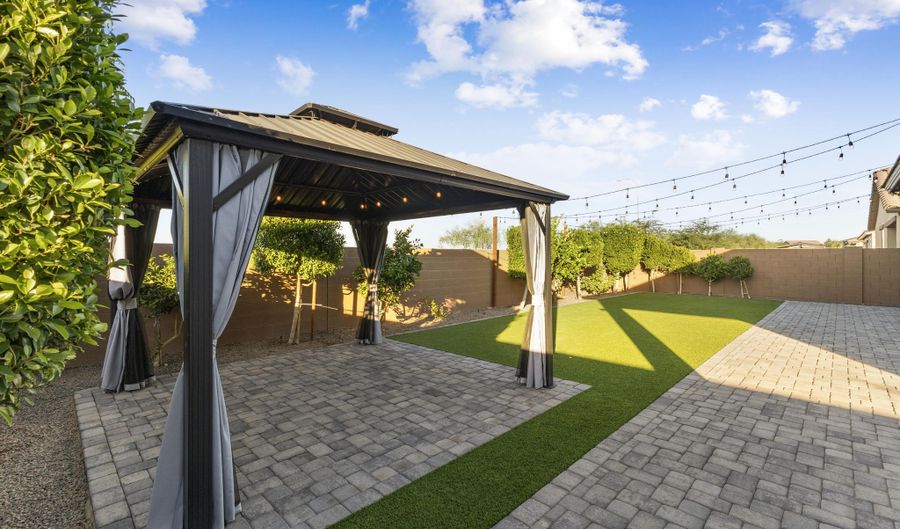 11086 W HADLEY St, Avondale, AZ 85323 - 4 Beds, 4 Bath