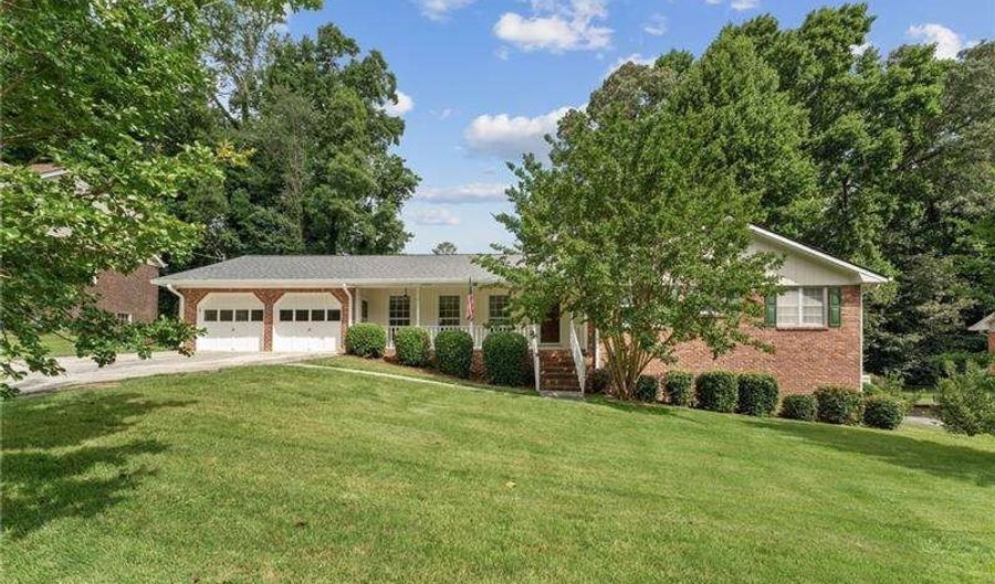 1135 Kilmington, Alpharetta, GA 30009 - 2 Beds, 3 Bath