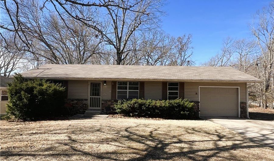 2 Lancaster Dr, Bella Vista, AR 72715 - 3 Beds, 2 Bath