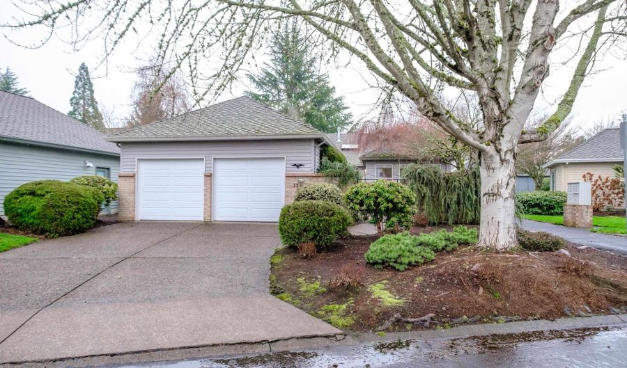 32420 SW Lake Dr, Wilsonville, OR 97070 - 2 Beds, 2 Bath