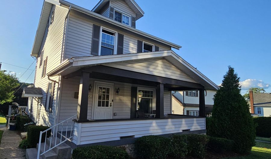 214 23rd Ave, Altoona, PA 16601 - 3 Beds, 2 Bath