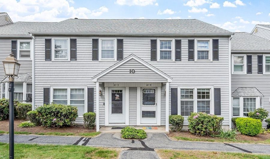 10 Tuck Farm Rd 4, Auburn, MA 01501 - 2 Beds, 2 Bath